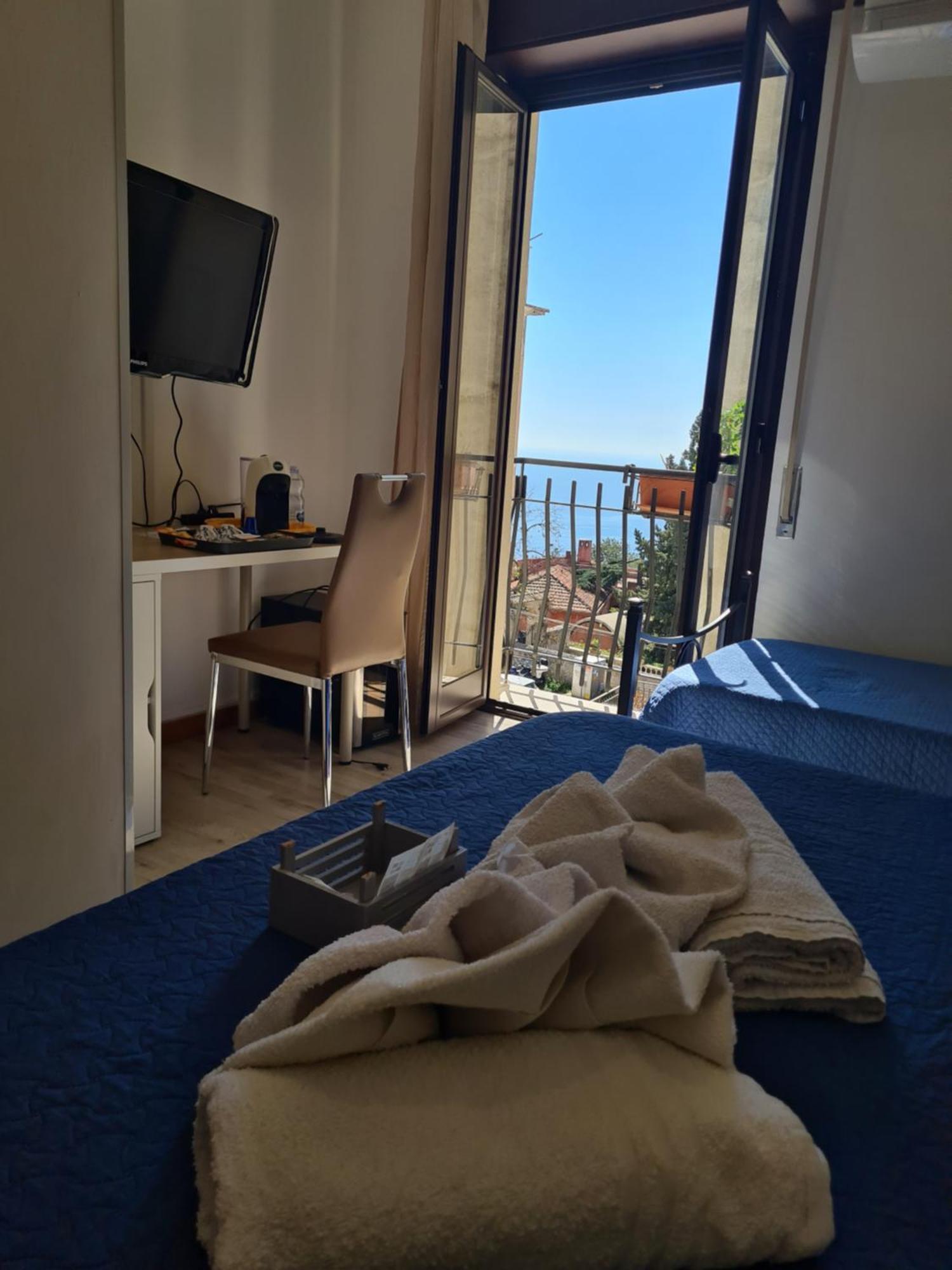 Bed and Breakfast Bella Таормина Номер фото